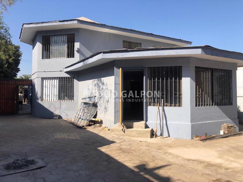Venta de Galpón Comercial - ARRENDADO - Av. Einstein  - Recoleta.